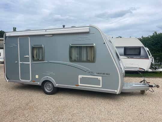 Caravelair Venecia 420, Mover, vaste luifel, voortent, bj 2011
