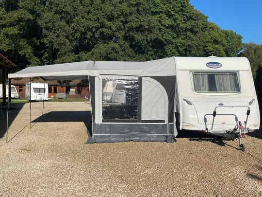Caravelair Ambiance Style 475, bj 2011, Mover, Voortent