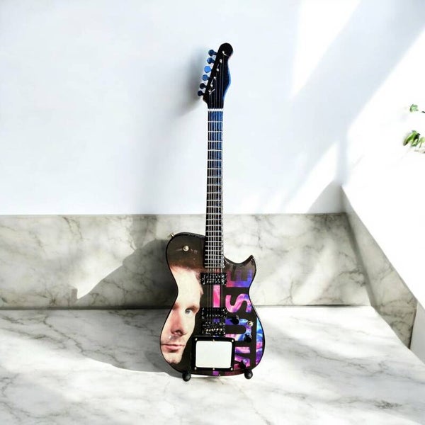 Guitare Miniature - Clin d'oeil Muse - 24,5 cm