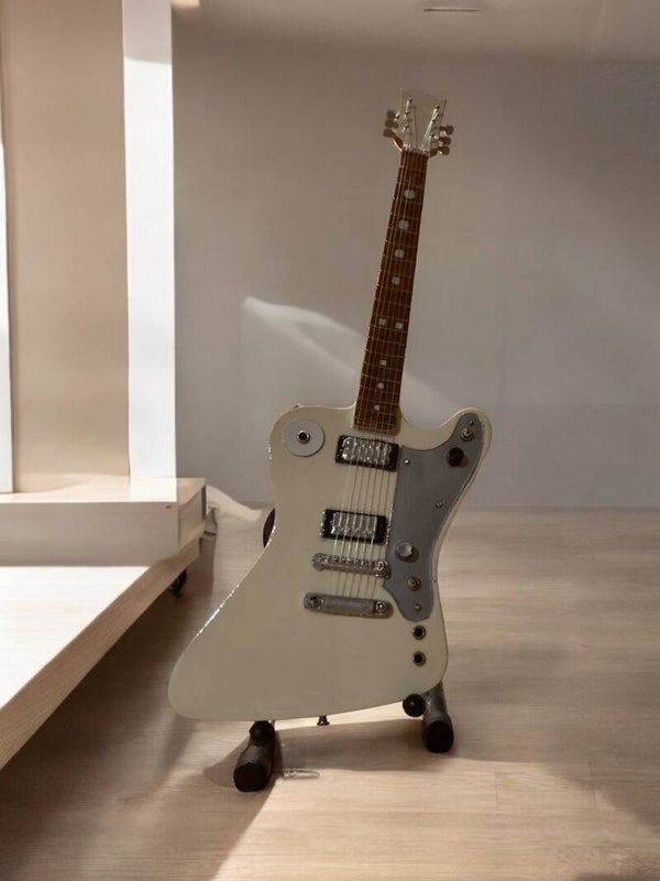 Guitare miniature inspirée de Rammstein (R Kruspe) - Environ 25 cm