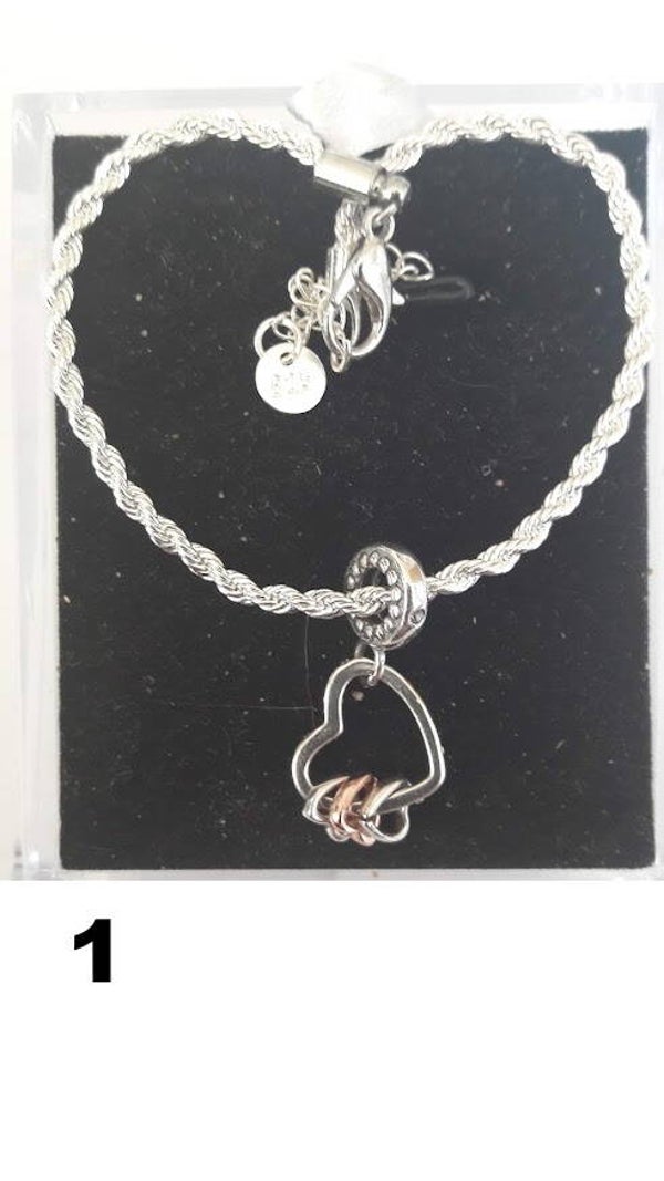 ARMBAND MIT PANDORA
