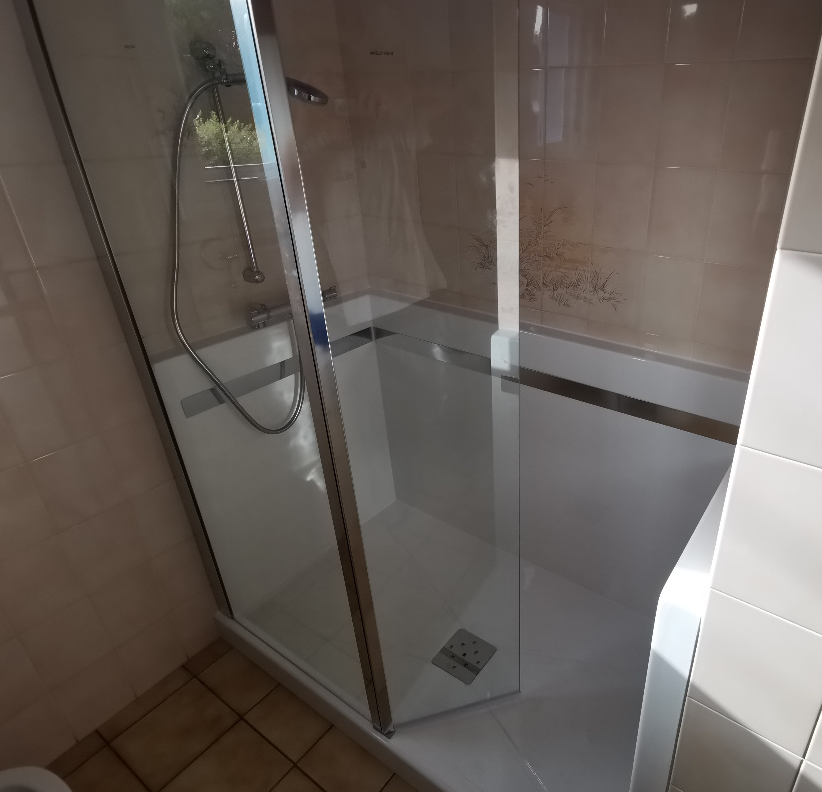 Douche senior à Bouaye