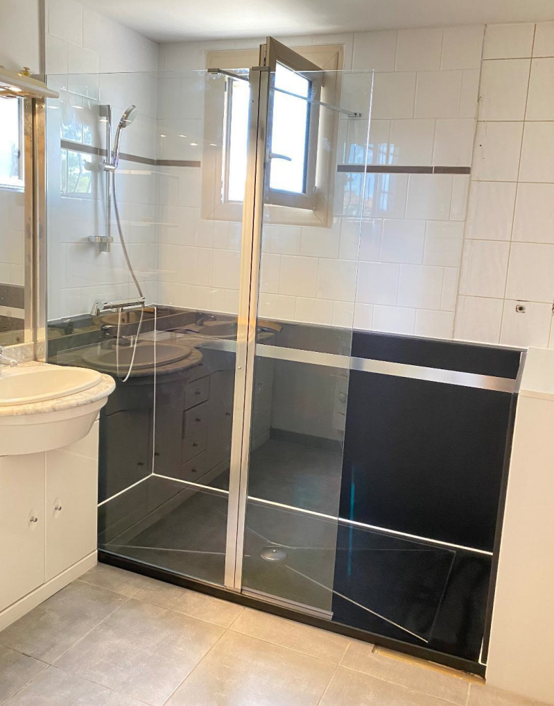 Douche senior à Basse-Goulaine