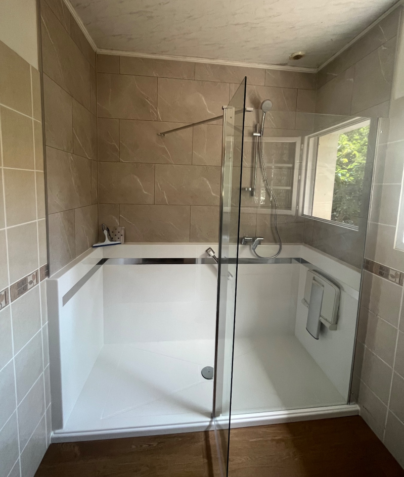 Douche senior à La Plaine-sur-Mer, Pays de Retz
