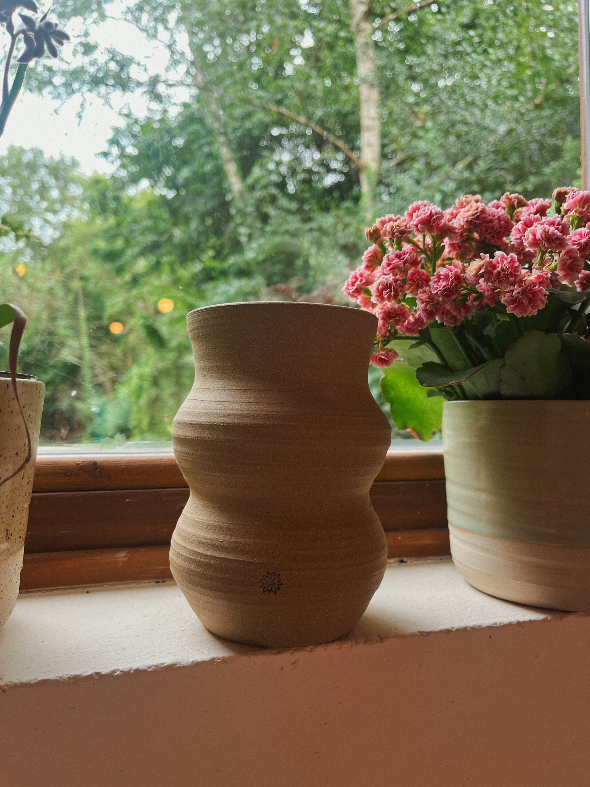 vaas golvend - bruin