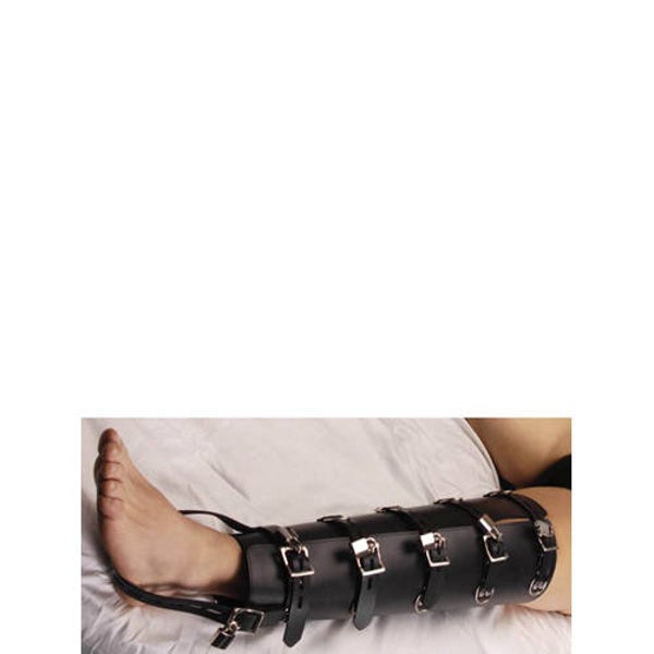 Strict Leather beenbinders