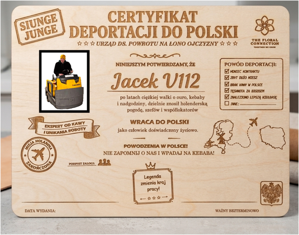 Drewniany „Certyfikat Deportacji do Polski” – Prezent Pożegnalny dla Emigranta