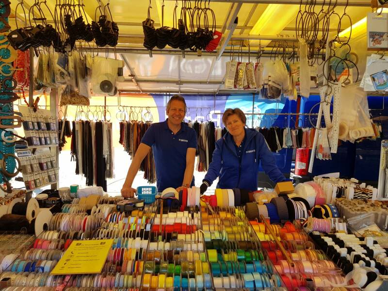 Ritsendokter, Fournituren, zelfmaakmode, huishoudelijke artikelen