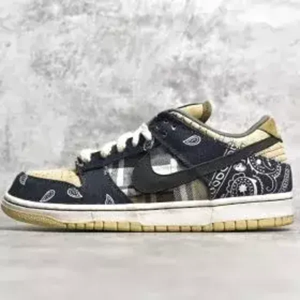 DUNK SB LOW TRAVIS SCOTT