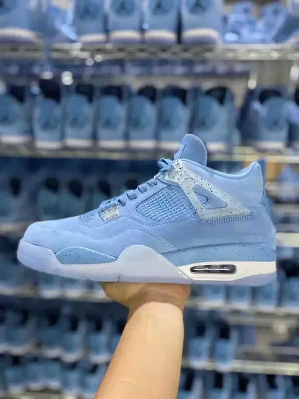 Air Jordan 4 new university blue