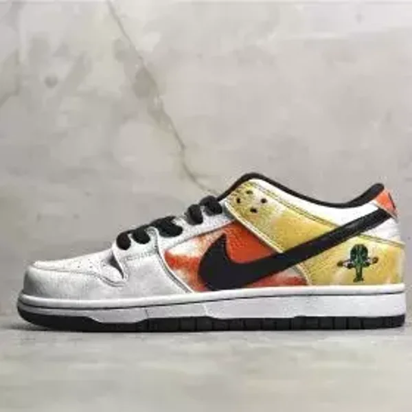 DUNK SB LOW RAYGUN TIE-DYE