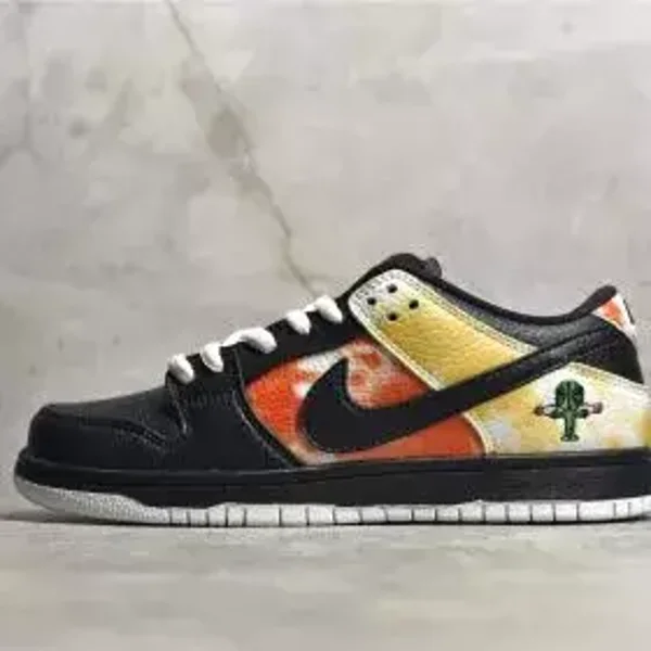 DUNK SB LOW RAYGUN TIE-DYE