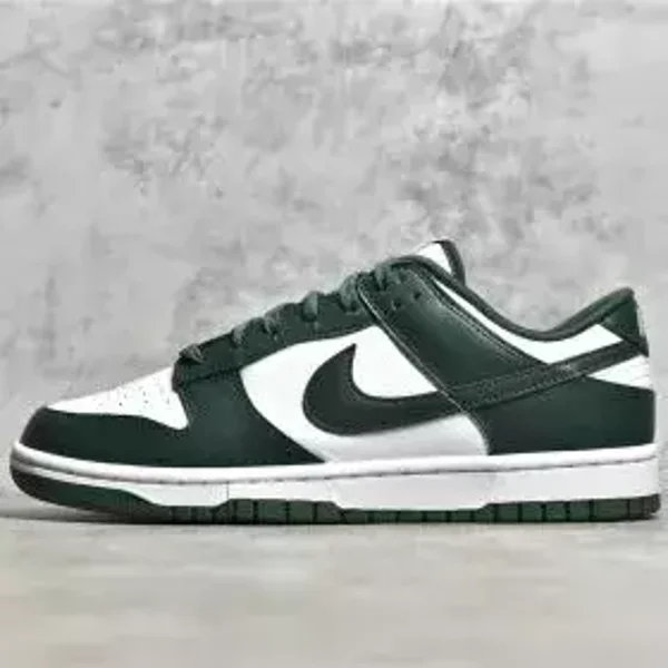 DUNK SB LOW “Varsity Green”