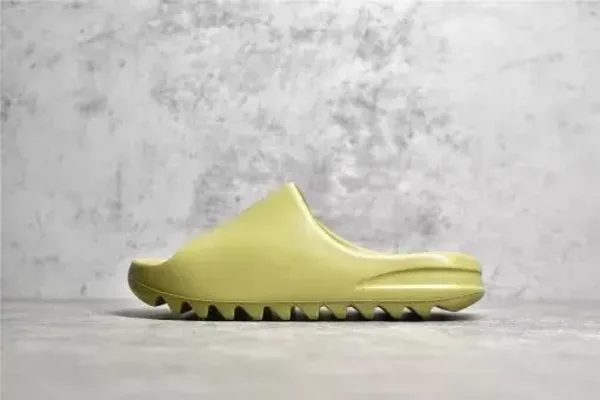 UA Yeezy Slide “Resin”