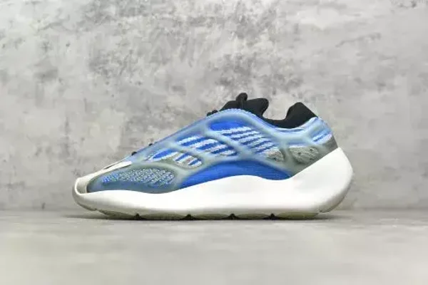 YEEZY BOOST 700 V3 ARZARETH