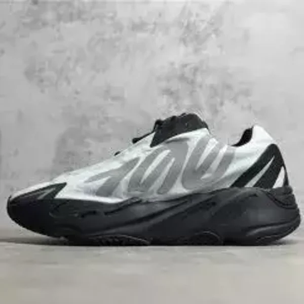 Yeezy Boost 700 MNVN