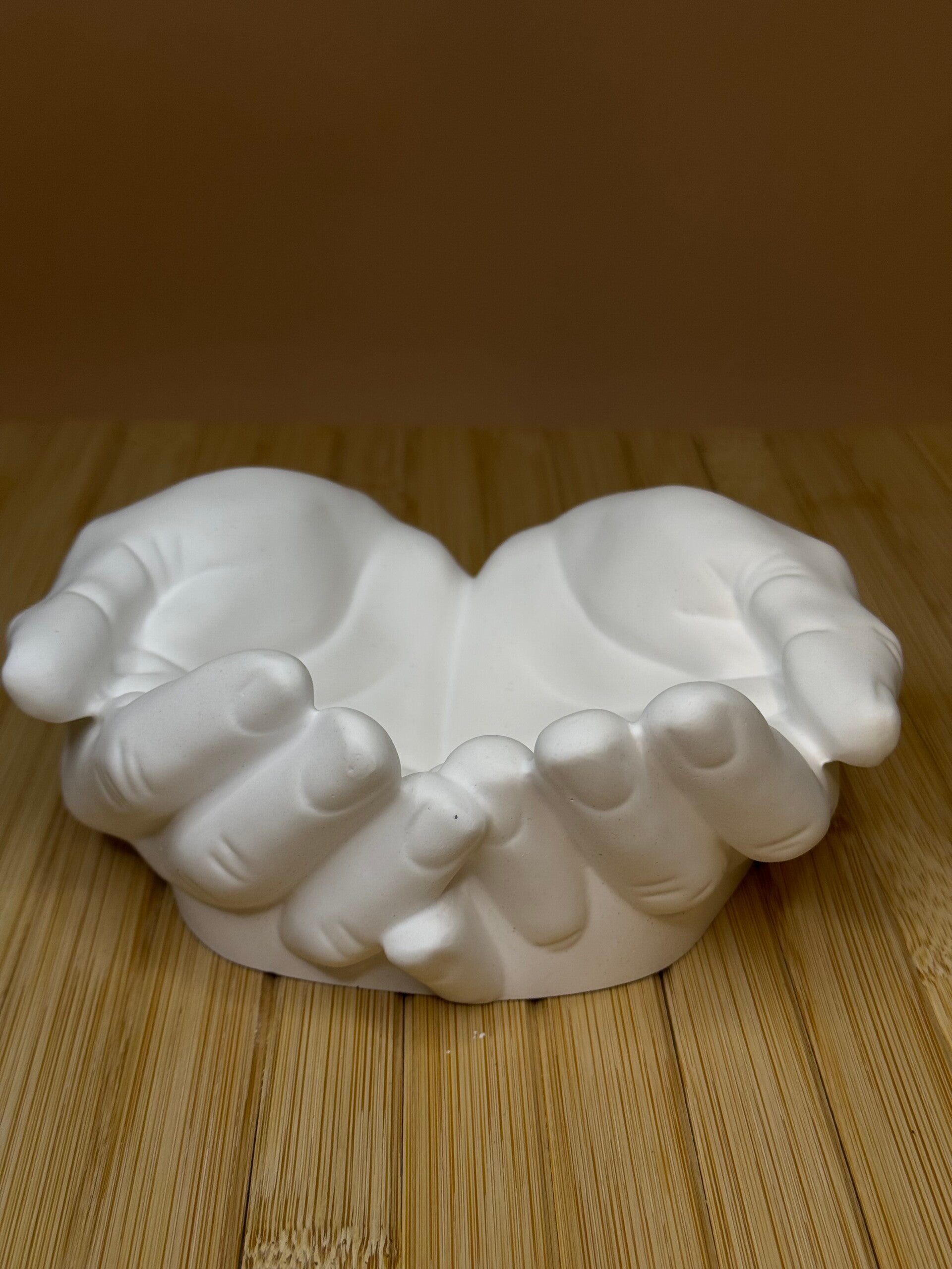 Handgefertigte Keramik-Hände – dekorative Schale / Ablage