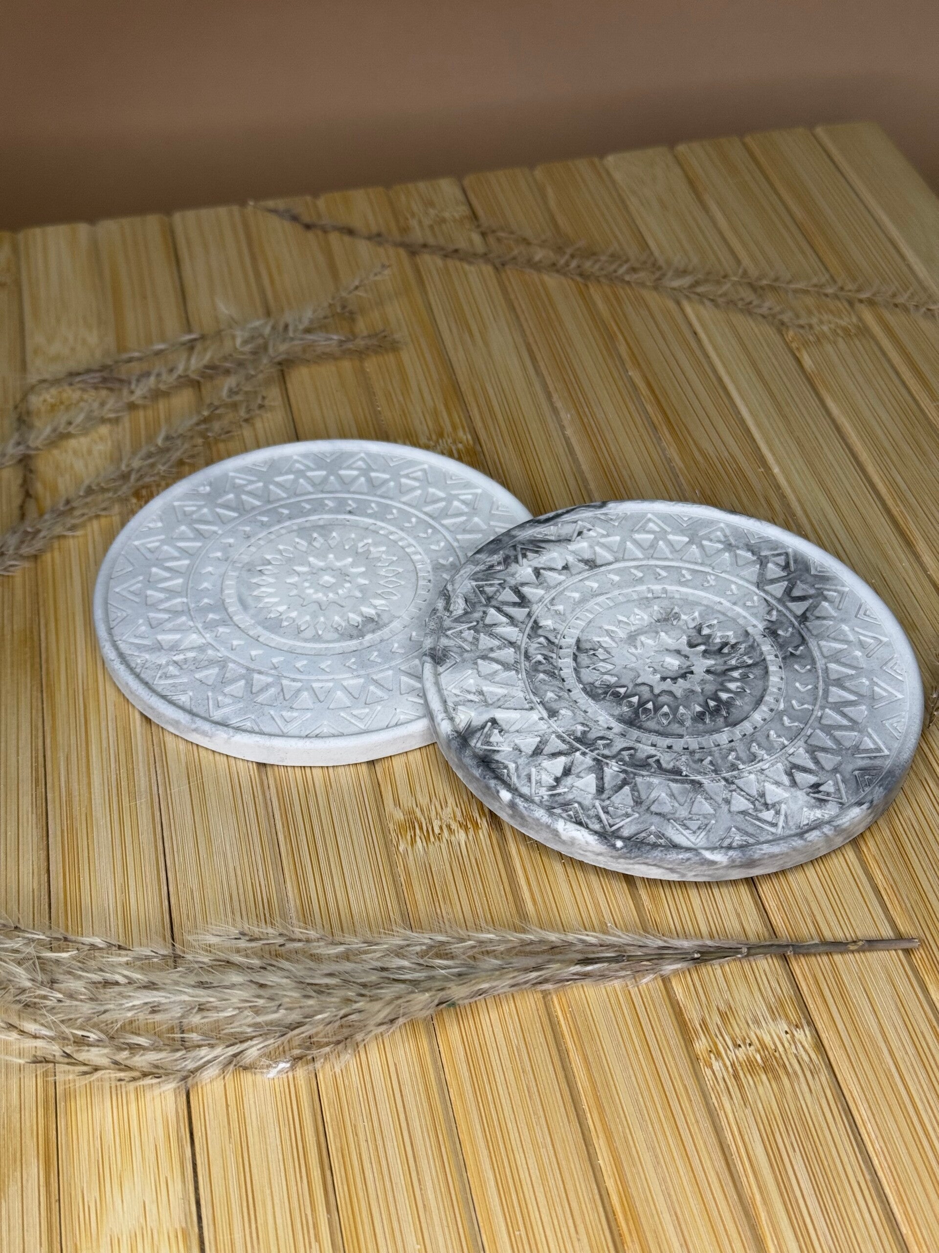 Handgemachte Keramik-Untersetzer – im 2er-Set