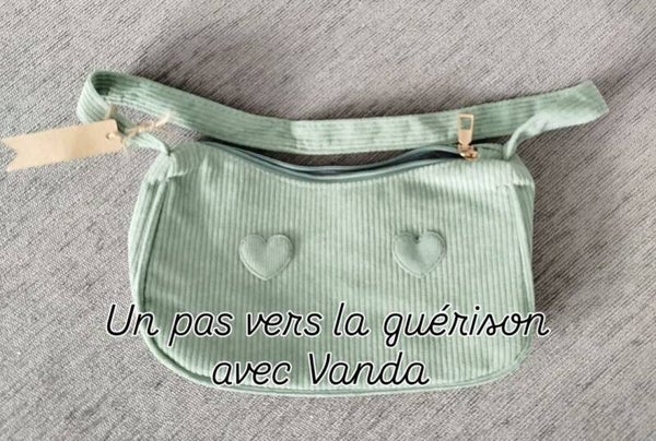 Sac vert avec coeurs