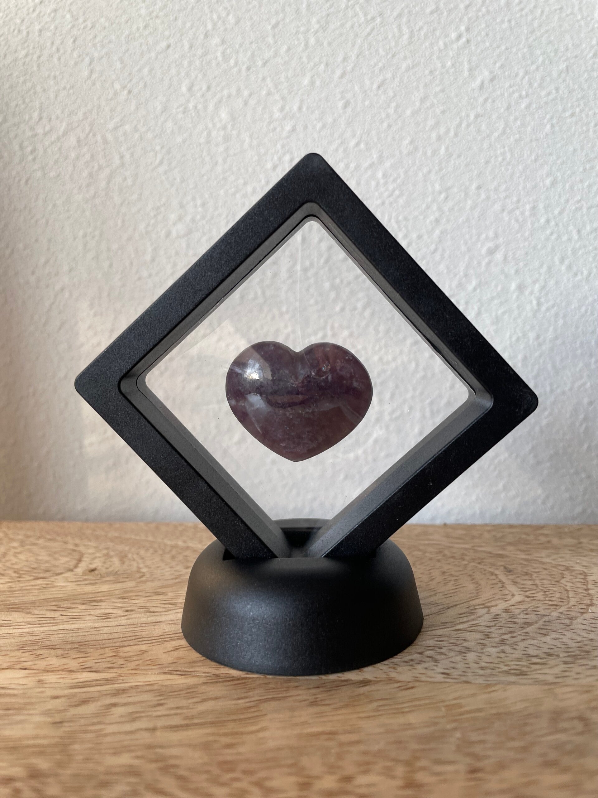 Lepidoliet hartje in venster