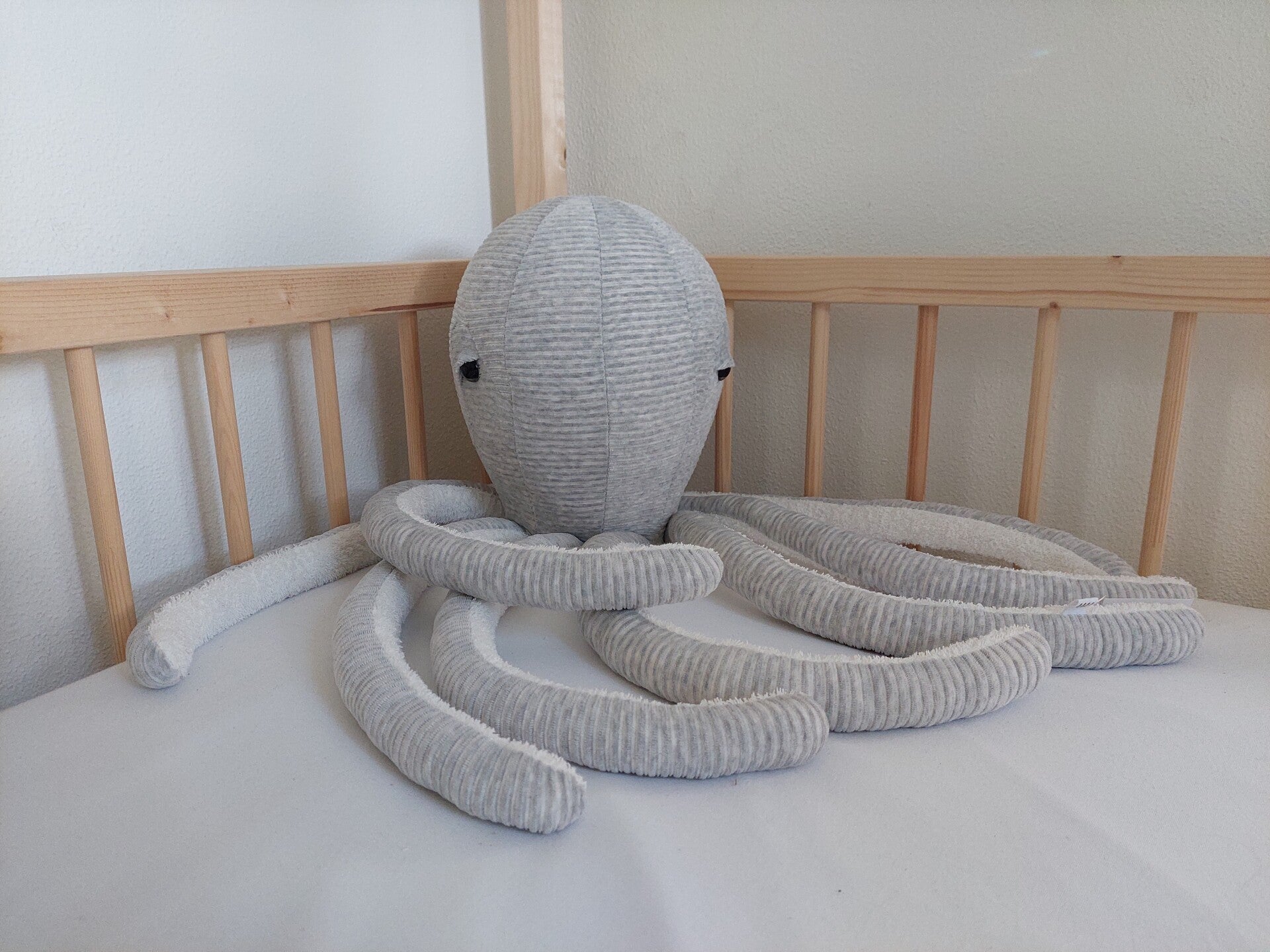 XL octopus knuffel grijs rib