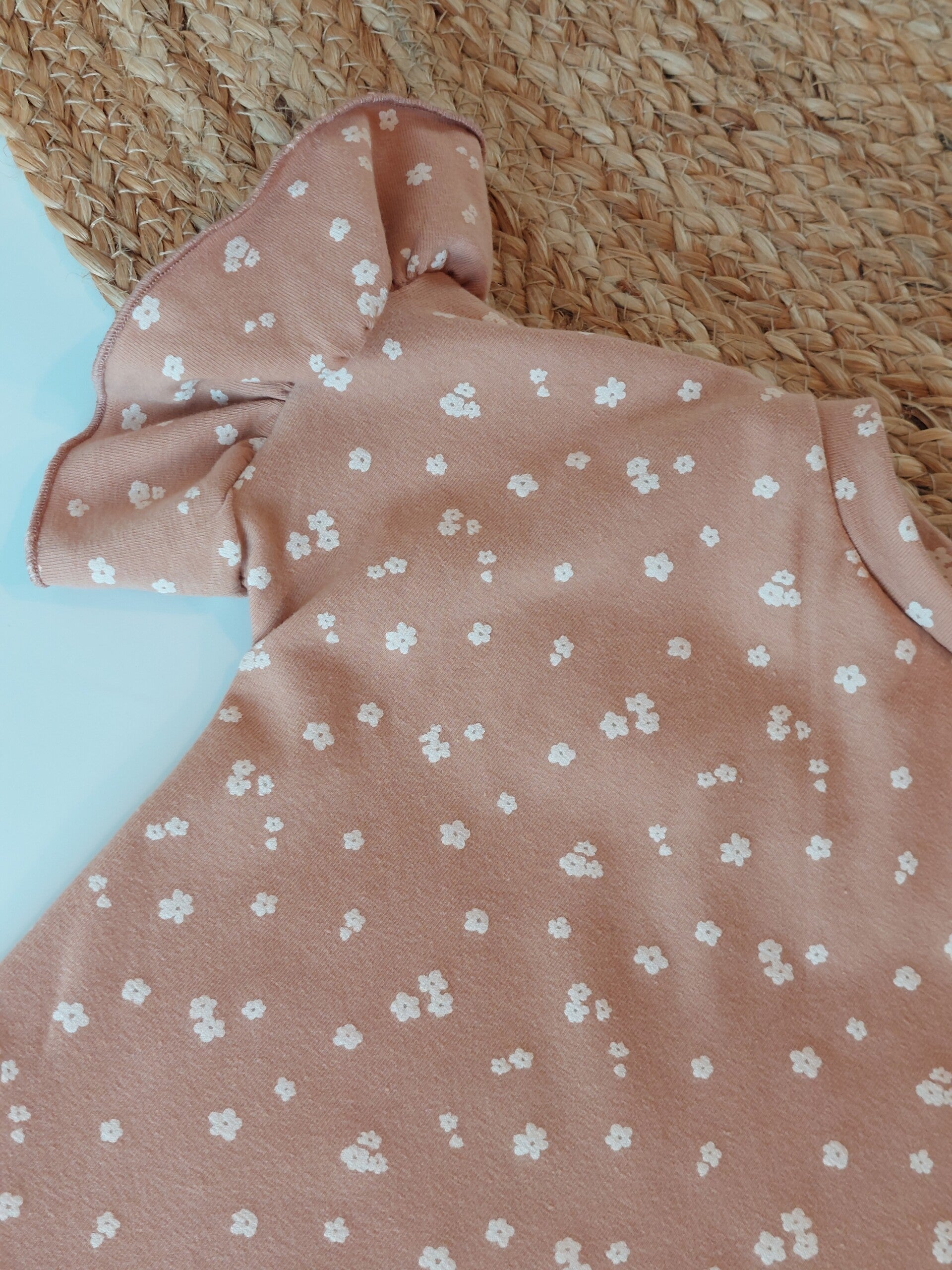 T-shirt bloemen ruffel mouwen
