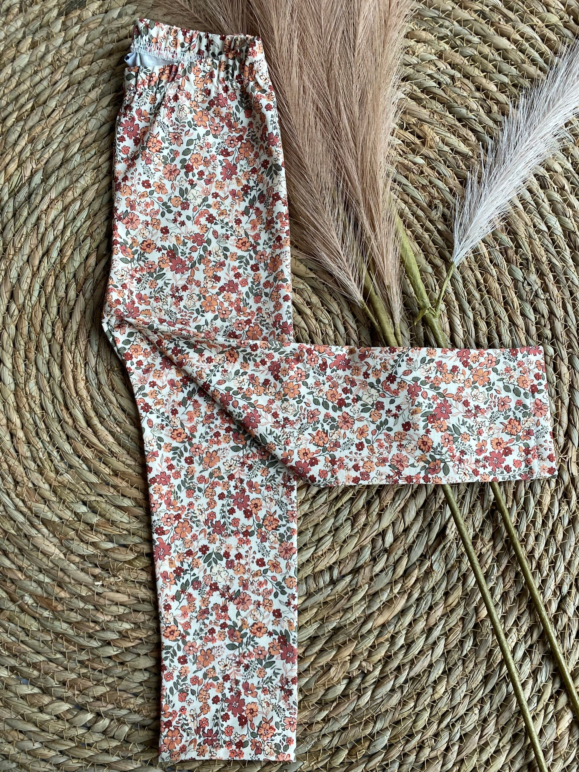 Legging clay flowers