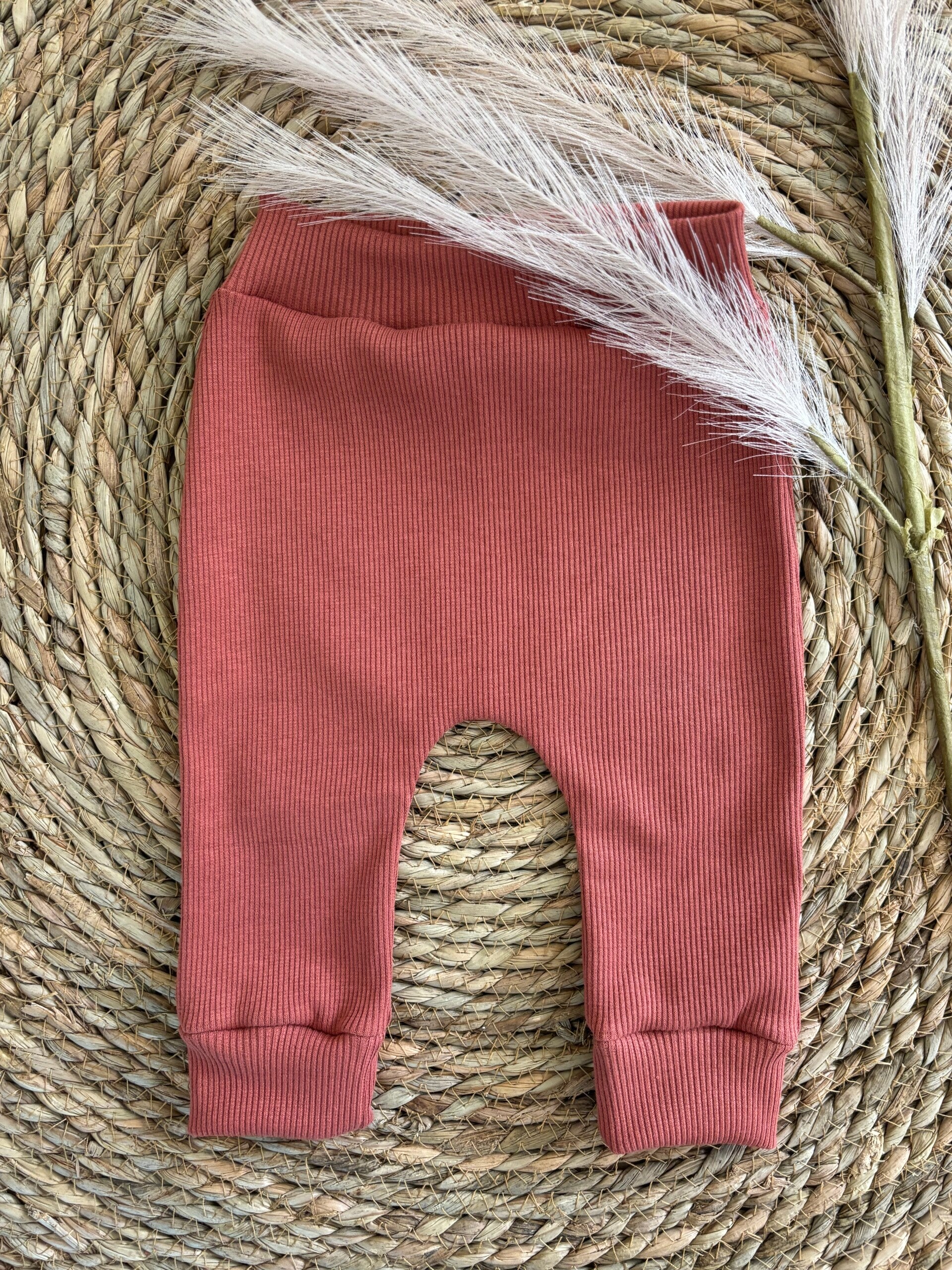 Broekje rib roodhout