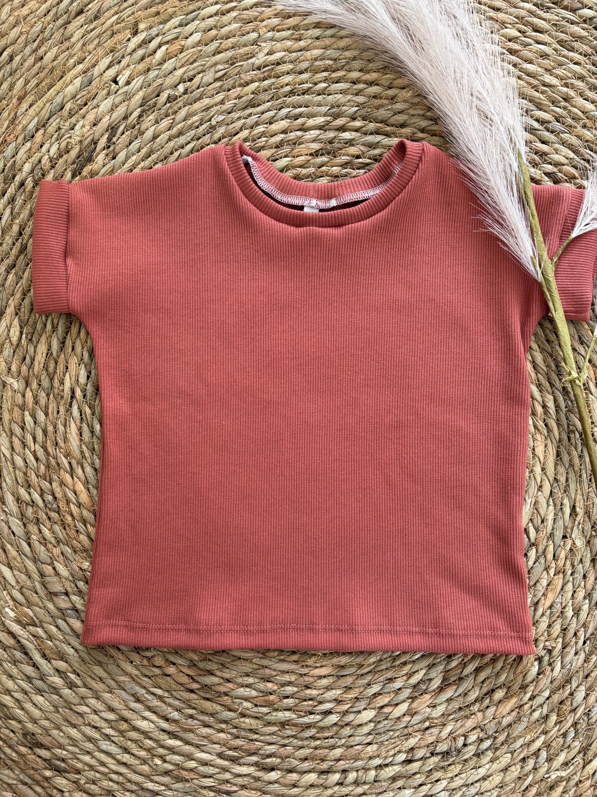 T-shirt rib roodhout