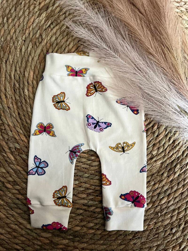 Broekje vlinders maat 50/56