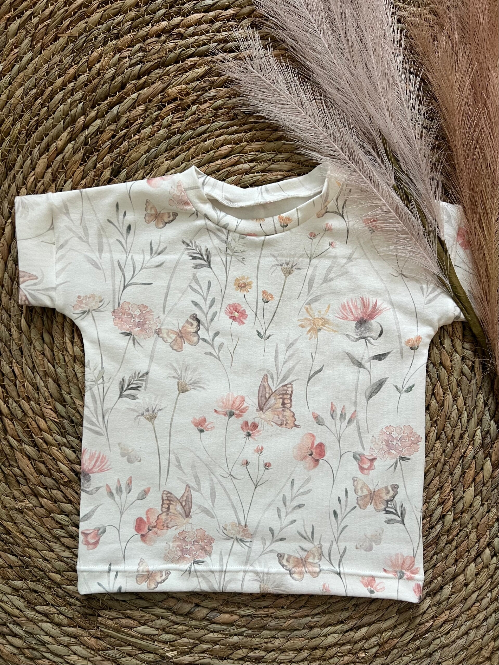 T-shirt flowers & butterflies
