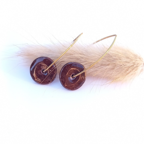 Bruin - vermeil gouden lange porseleinoorbellen