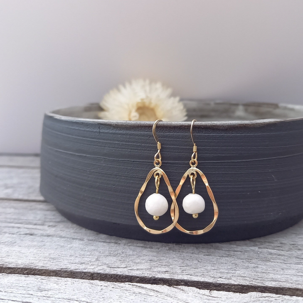 Witte porseleinparels - druppel vermeil goud