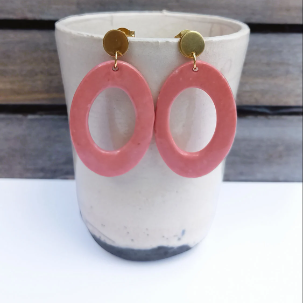 Roze ovalen porselein parels - RVS goud