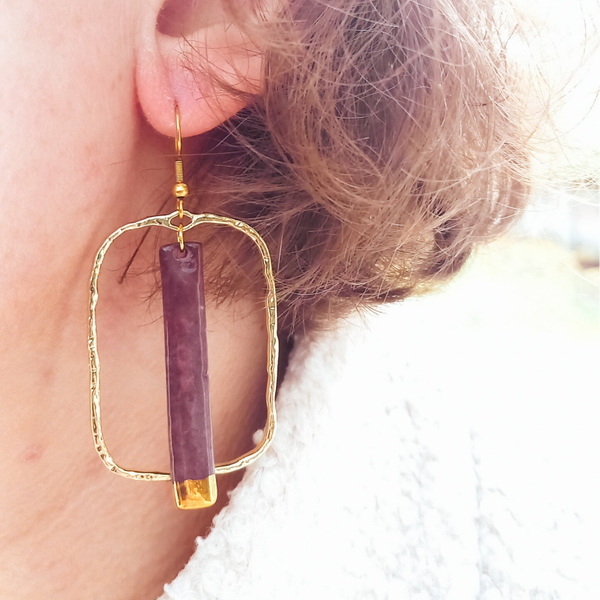 Bruin gouden vierhoekige oorhanger - RVS goud