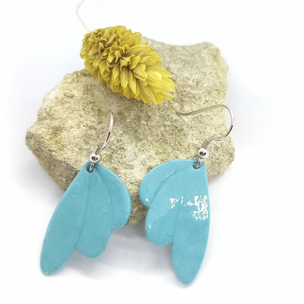 Turquoise munt groene porseleinparels aan echt zilveren oorhanger