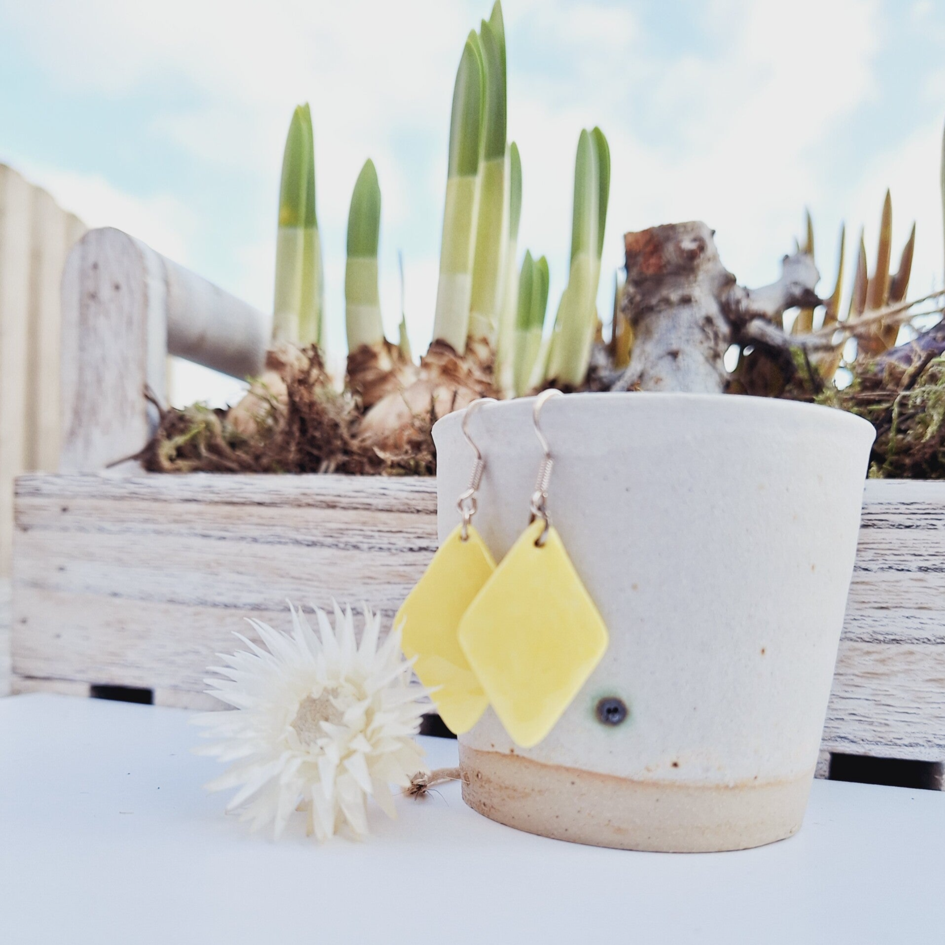 Gele ruit porselein oorbellen - zilveren oorhaak (AG925)