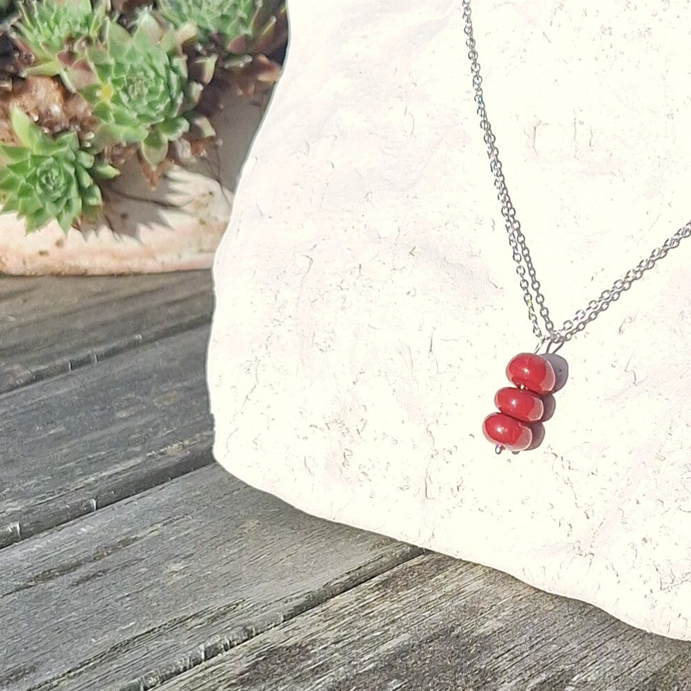 Bordeaux rood - zilveren halsketting chirurgisch staal