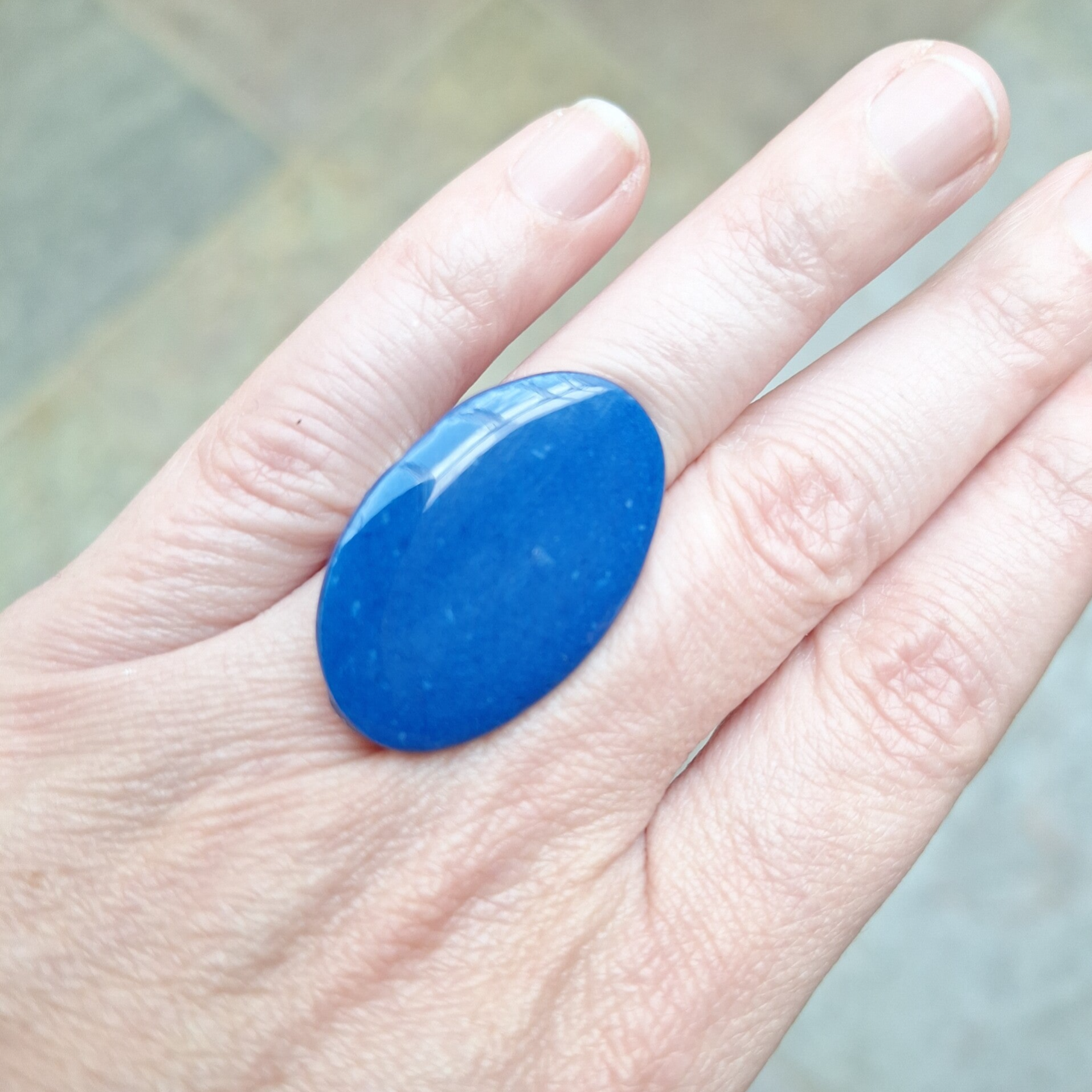 Blauwe ovalen verstelbare ring