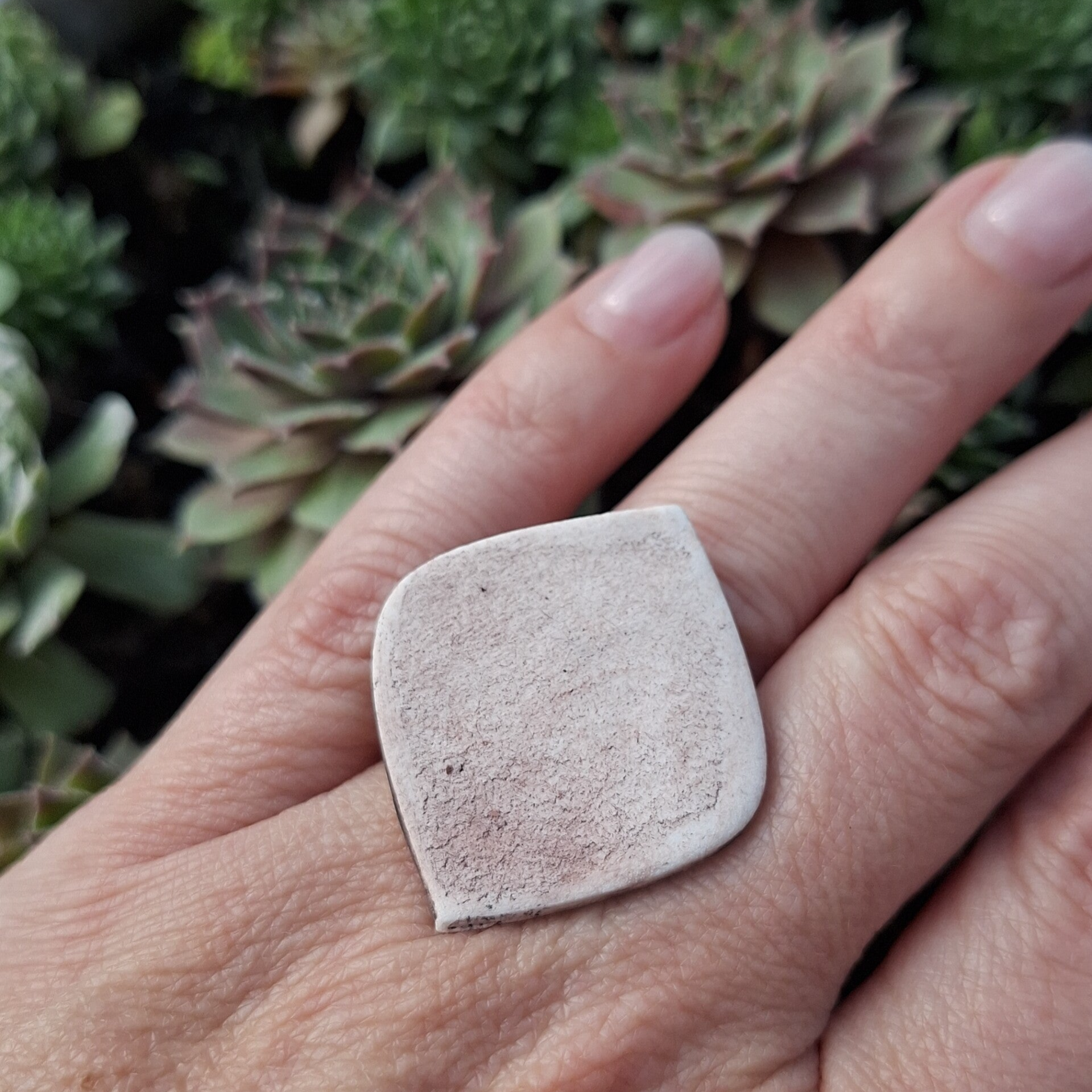 Gemarmerd witte ruitvormige verstelbare ring