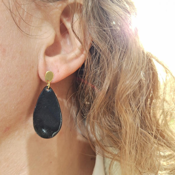 Zwart porselein -  RVS goud druppel oorsteker