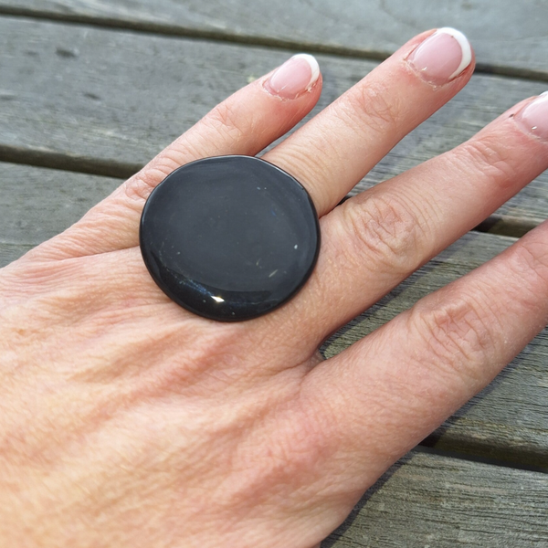 Zwarte porseleinen platte ring - verstelbaar