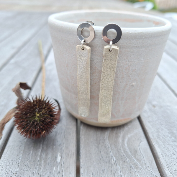 Wit raku rechthoekige oorhangers aan RVS zilveren oorsteker