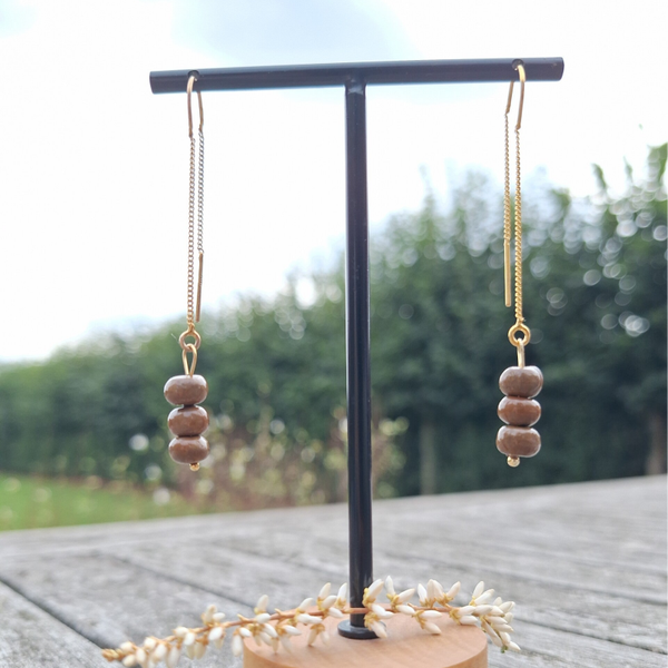 Licht bruine pareltjes - vermeil goud oorbelketting