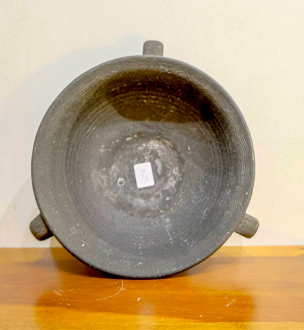 Cuenco decorativo en cerámica negra