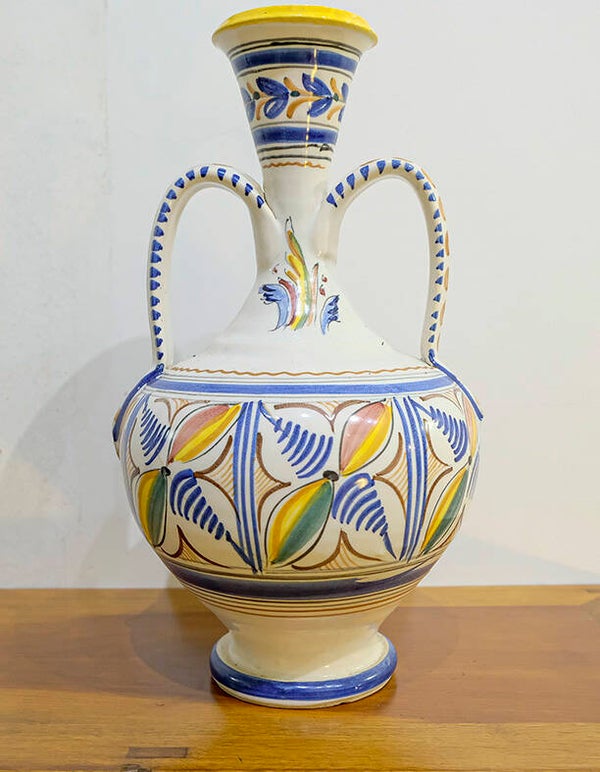 Jarron ceramica de estilo tradicional.