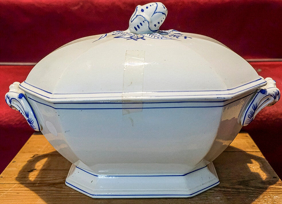 Sopera Blanca linea azul