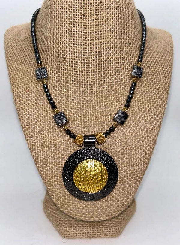 Dual-tone Metal Pendant Necklace