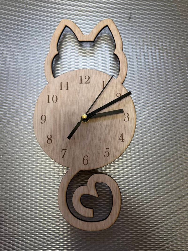 Wandklok Kat met Staart en Hartje