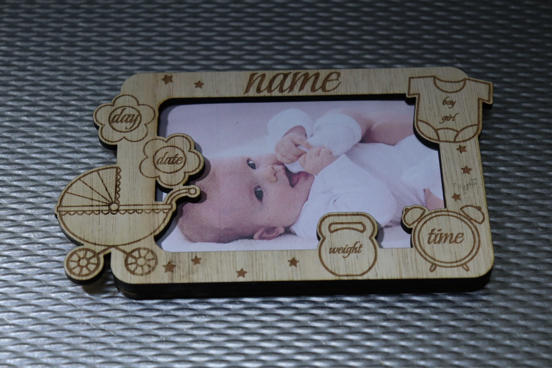 Houten geboortekaart (baby aankondiging)